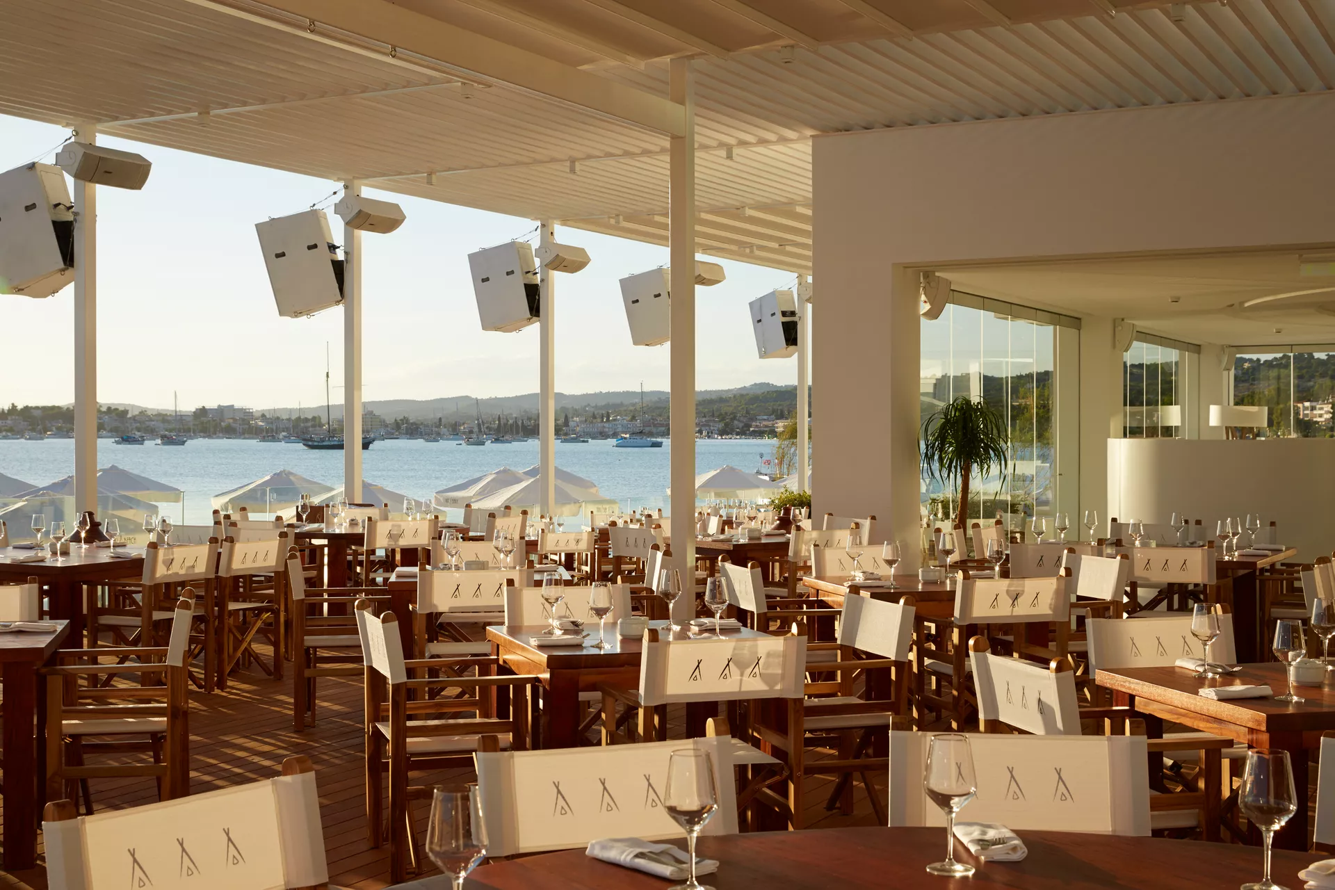 Tiara Holidays - Nikki Beach Resort & Spa - restoran